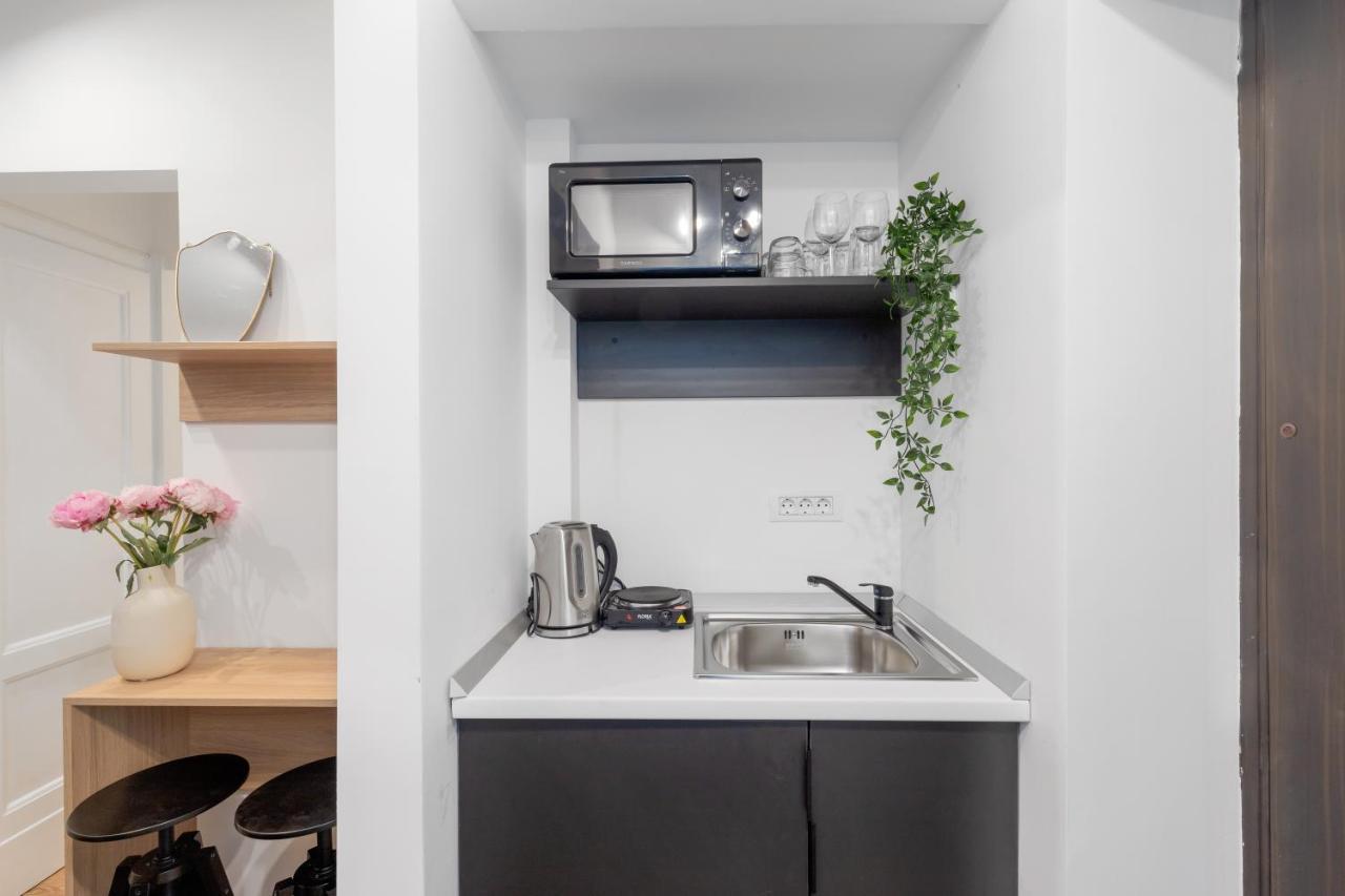 Ultra Central, 15 Sqm Studio By Urbanesq Bucharest Exterior photo